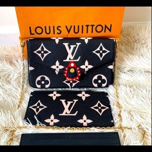 LOUIS VUITTON CRAFTY FELICIE POUCHETTE